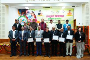 मुख्यमंत्री ने आकांक्षी जिला एवं ब्लॉक कार्यक्रम में सर्वश्रेष्ठ प्रदर्शन करने वाले विकासखंडों और जिलों को किया सम्मानित