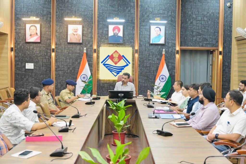 यातायात सुधार एवं पार्किंग व्यवस्था को लेaकर डीएम सख्त