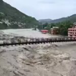 हरिद्वार-रुड़की में बारिश का कहर: सड़कें बनीं तालाब, घरों में घुसा पानी, स्कूल बंद, प्रशासन ने जारी किया अलर्ट